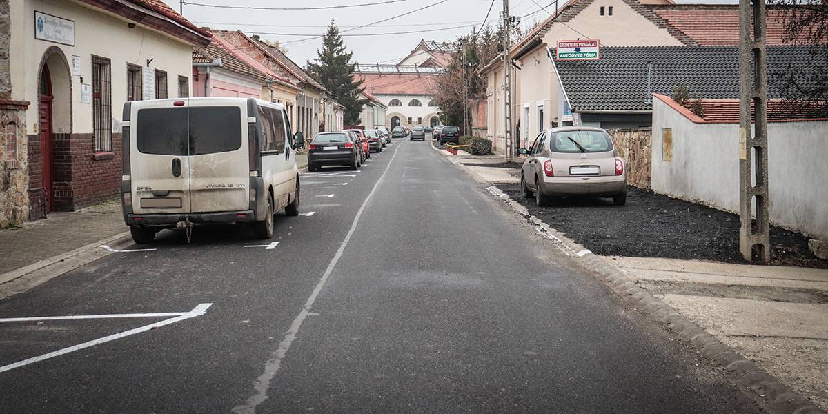 A parkolás rendje a Jókai utcában